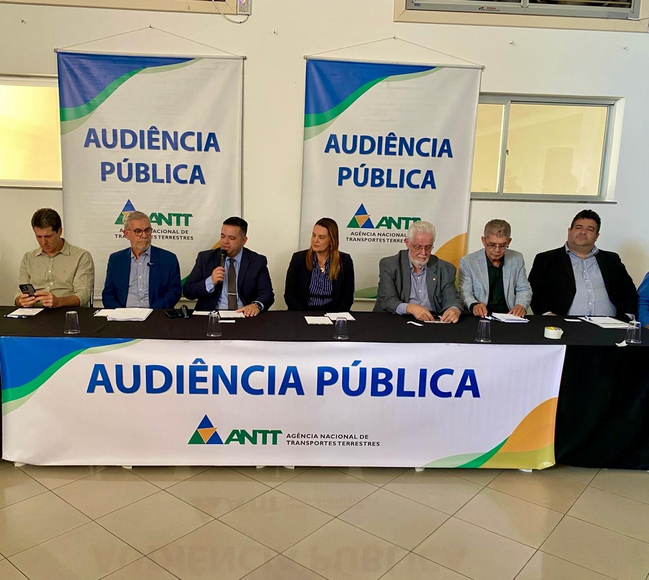 Imagem de Após audiência pública da ANTT, Ivan Cordeiro clama que bancada baiana no Congresso articule construção de viadutos em Vitória da Conquista