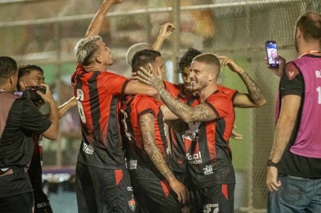Imagem de Vitória vence a primeira partida do ano com goleada fora de casa