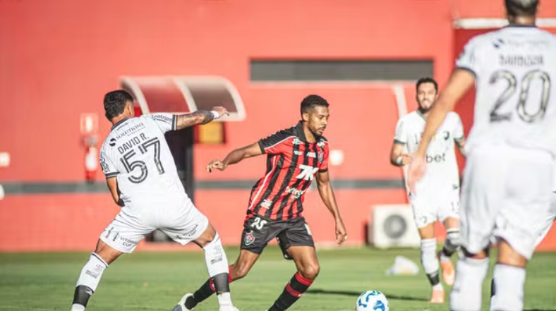 Imagem de Vitória e Botafogo não saem do zero e empatam no Barradão
