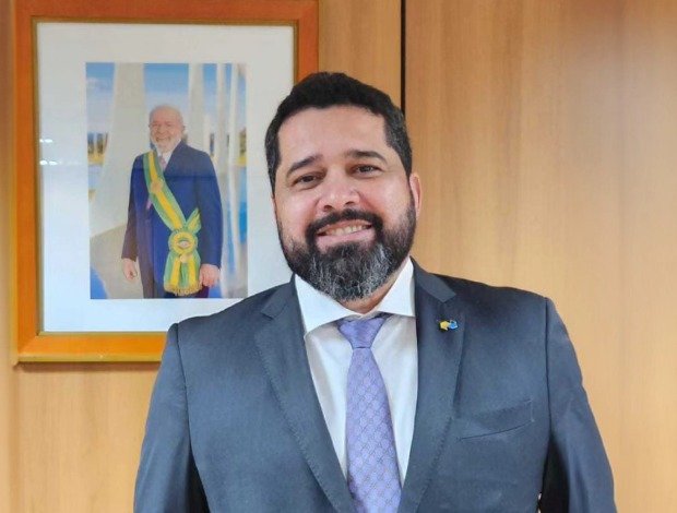 Imagem de Fabiano se demite e entrega os Correios no vermelho