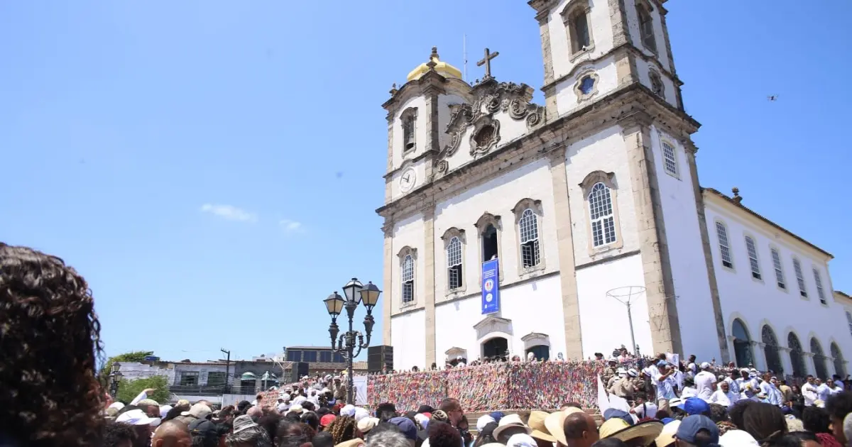 Imagem de Com “tempero” da política, Lavagem do Bonfim mantém tradições e aquece a fé em uma das festas mais populares da Bahia
