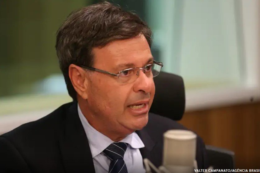 Imagem de Polícia Federal prende Ex-ministro do Turismo Gilson Machado