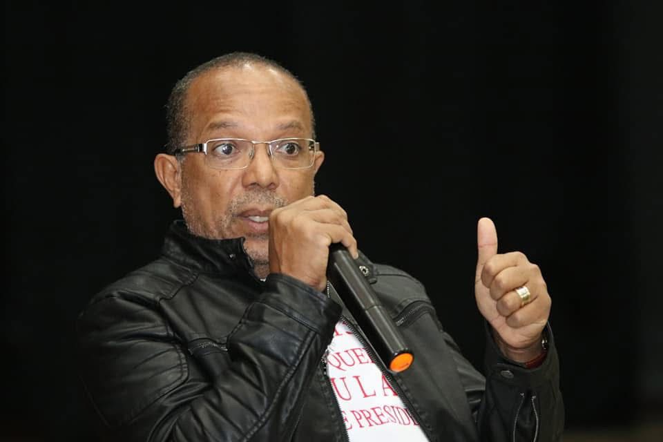 Imagem de CCJ da Câmara aprova projeto que regulamenta profissão de garis e margaridas; "Vitória da categoria", diz Suíca