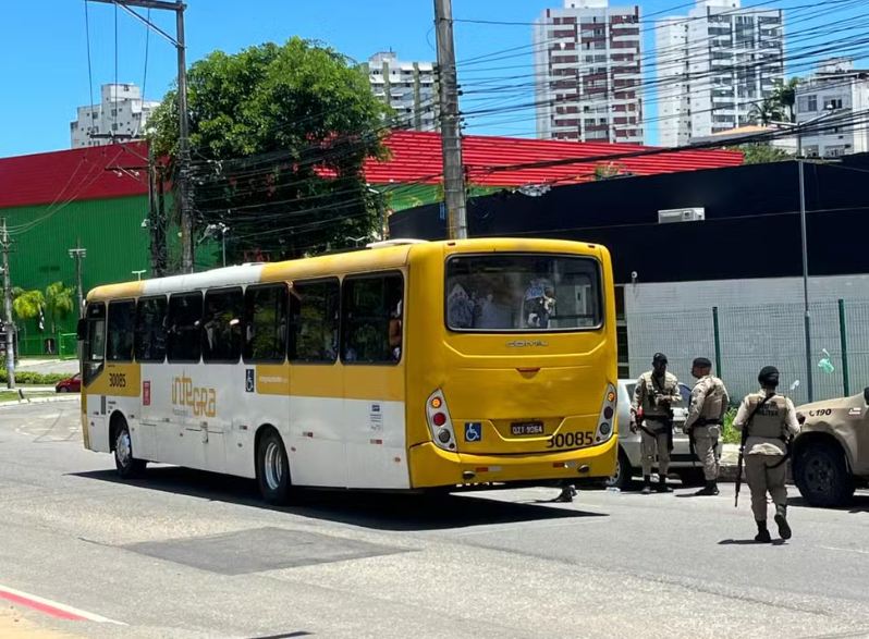 Imagem de Mais de 100 integrantes da torcida organizada do Bahia são levados à delegacia em Salvador