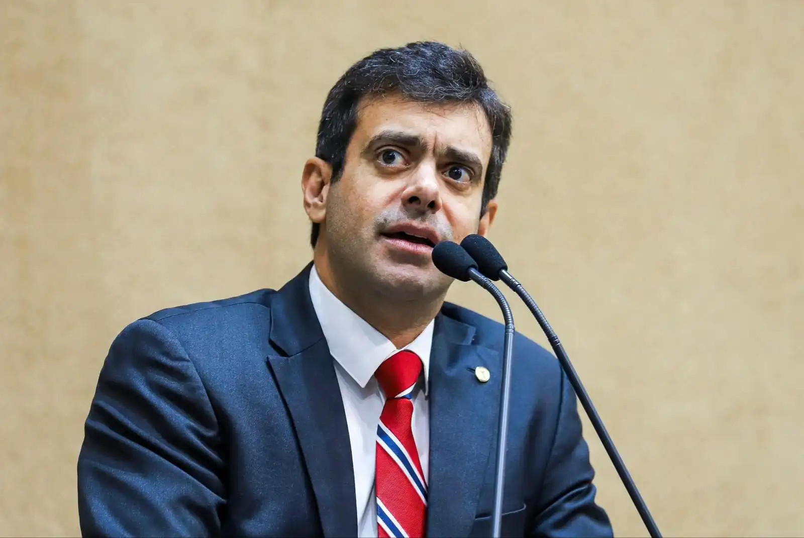 Imagem de Tiago Correia chama novas operações de crédito de 'cheque em branco' e diz que Propag 'funciona como 23º empréstimo'