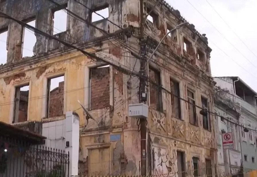 Imagem de Casarões ameaçam desabar e ruas em Salvador são interditadas