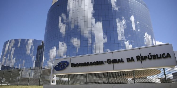 Imagem de MPF abre investigação contra autoridades públicas por vandalismo em Brasília