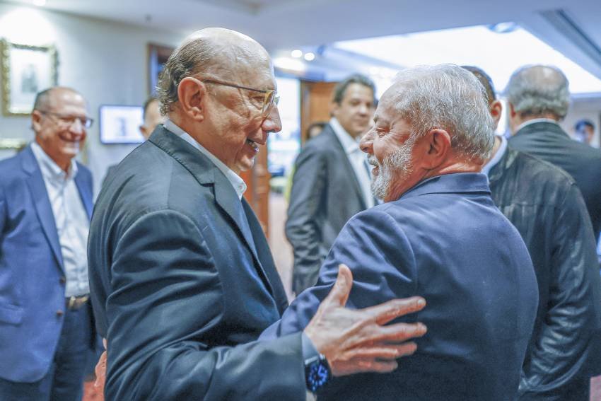 Imagem de Depois de ‘fazer o L’, Meirelles afirma que Lula está de volta ao passado