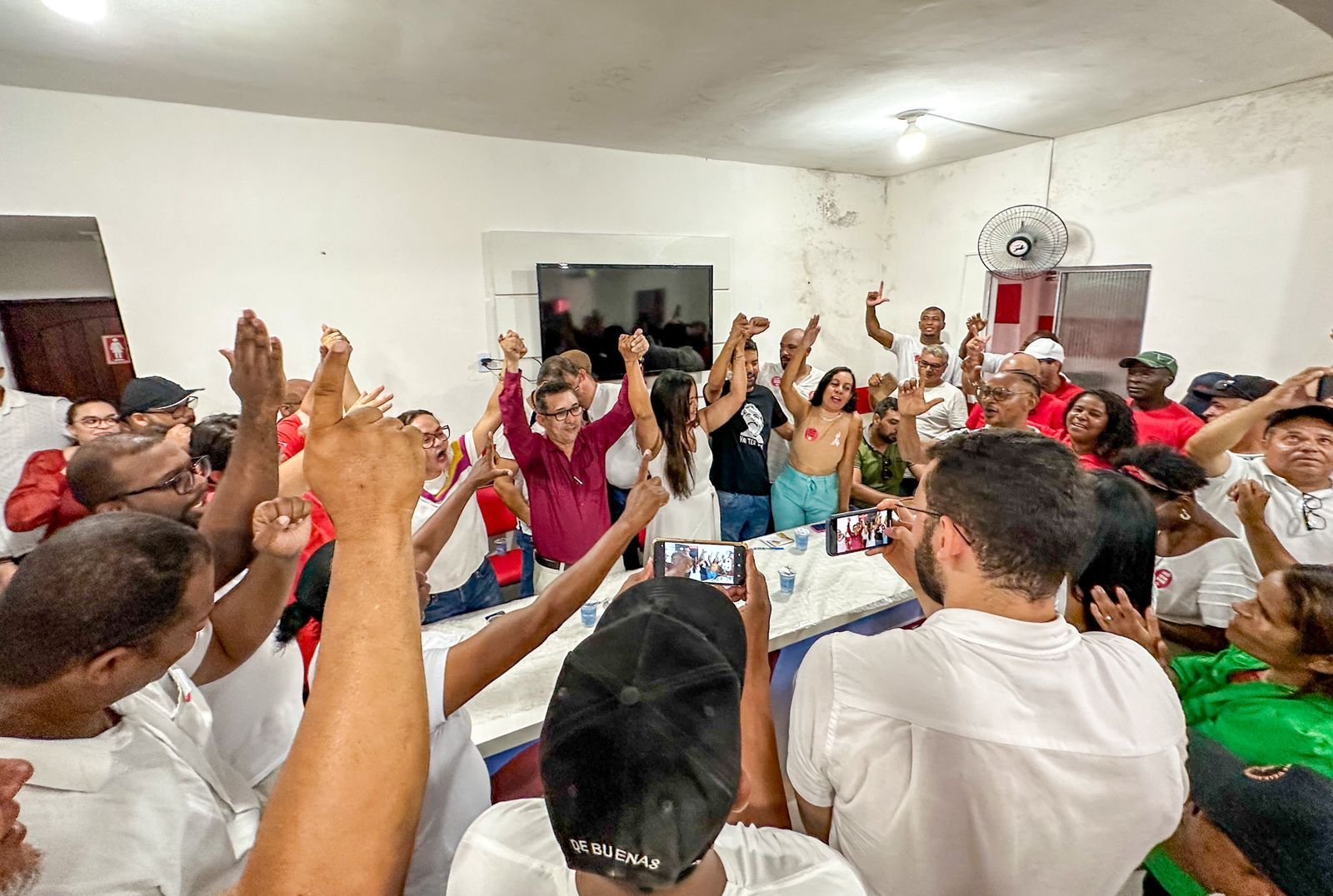 Imagem de Dirigentes do PT nacional e estadual defendem candidatura de Marivalda à prefeitura de Candeias