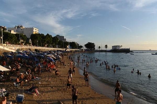 Imagem de Projeto propõe banheiros e chuveiros públicos gratuitos no Porto da Barra, em Salvador