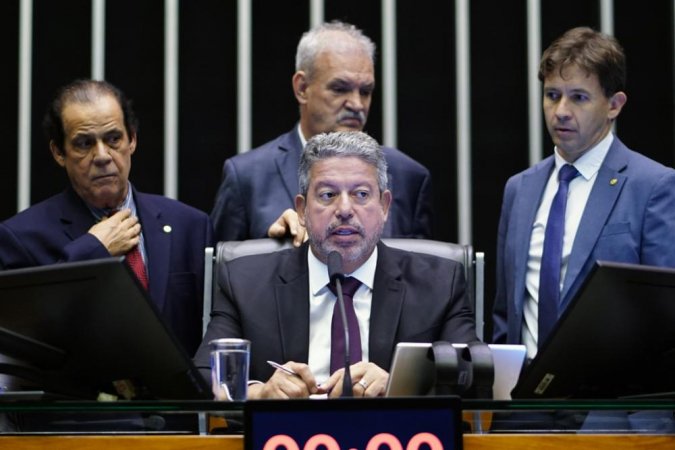 Imagem de Lira reage e fecha acordo para ‘superbloco’ na Câmara com mais de 170 deputados