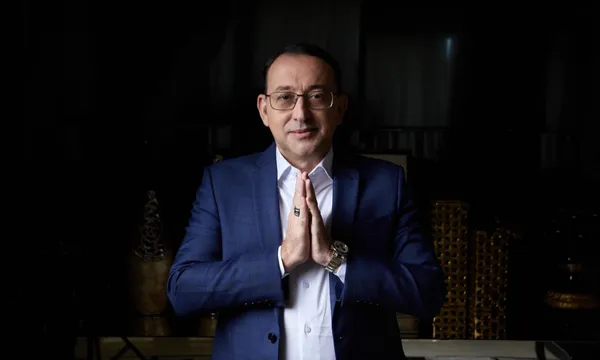 Imagem de Cientista renomado chega a Salvador e recebe prêmio de Diplomata Humanitário