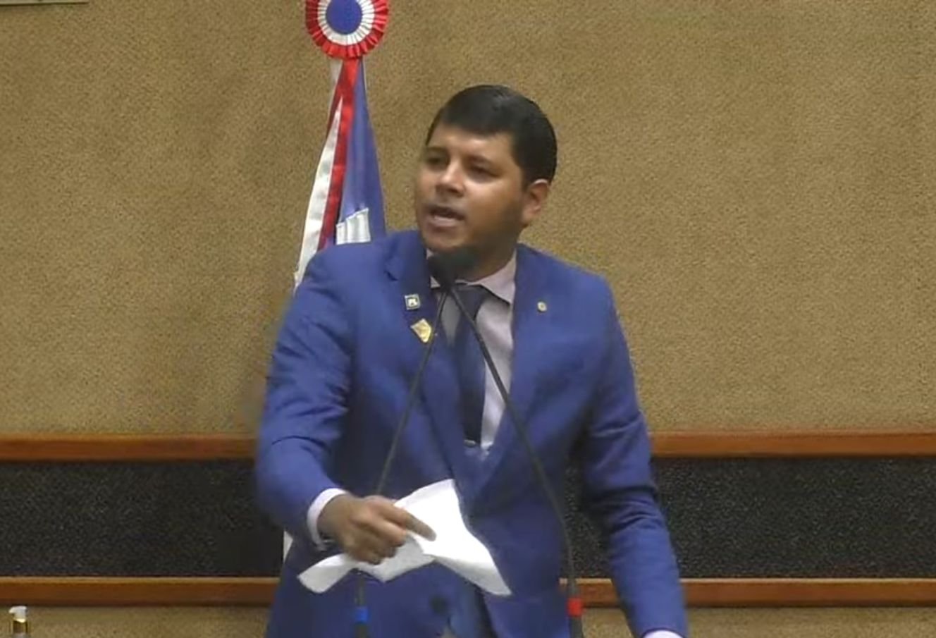 Imagem de Em primeira sessão do ano, Diego Castro cobra posicionamento de Olívia e Hilton em relação à fala de Lula sobre jovem negra e gera confusão