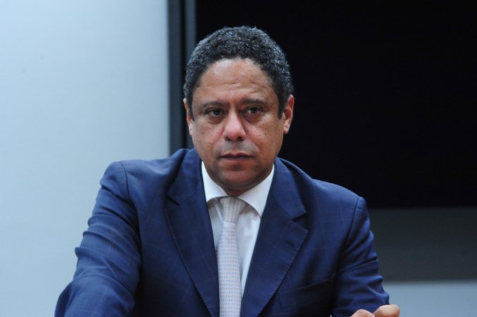 Imagem de Relator do PL das Fake News diz que ‘proposta mais convergente’ levará duas semanas