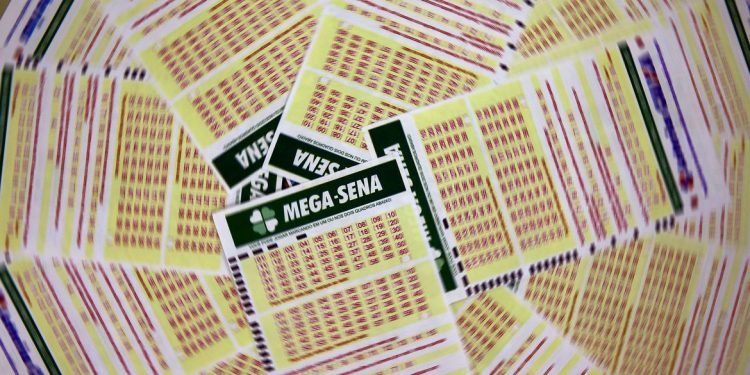 Imagem de Mega-Sena acumula pela 6ª vez seguida e prêmio vai a R$ 57 milhões