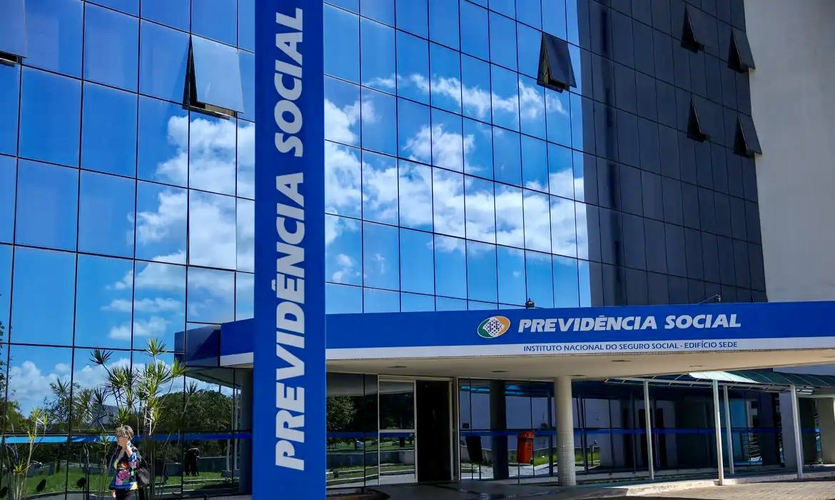 Imagem de Justiça bloqueia R$ 23,8 milhões de suspeitos de fraude contra INSS