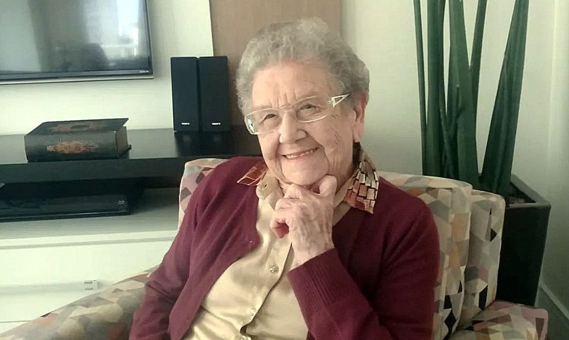 Imagem de Palmirinha Onofre morre aos 91 anos, em São Paulo