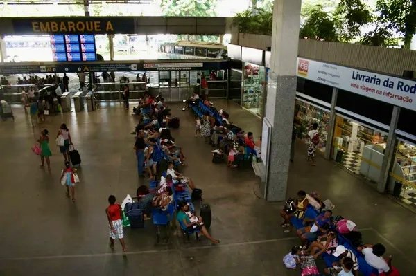 Imagem de Agerba suspende serviços de ônibus de 15 empresas