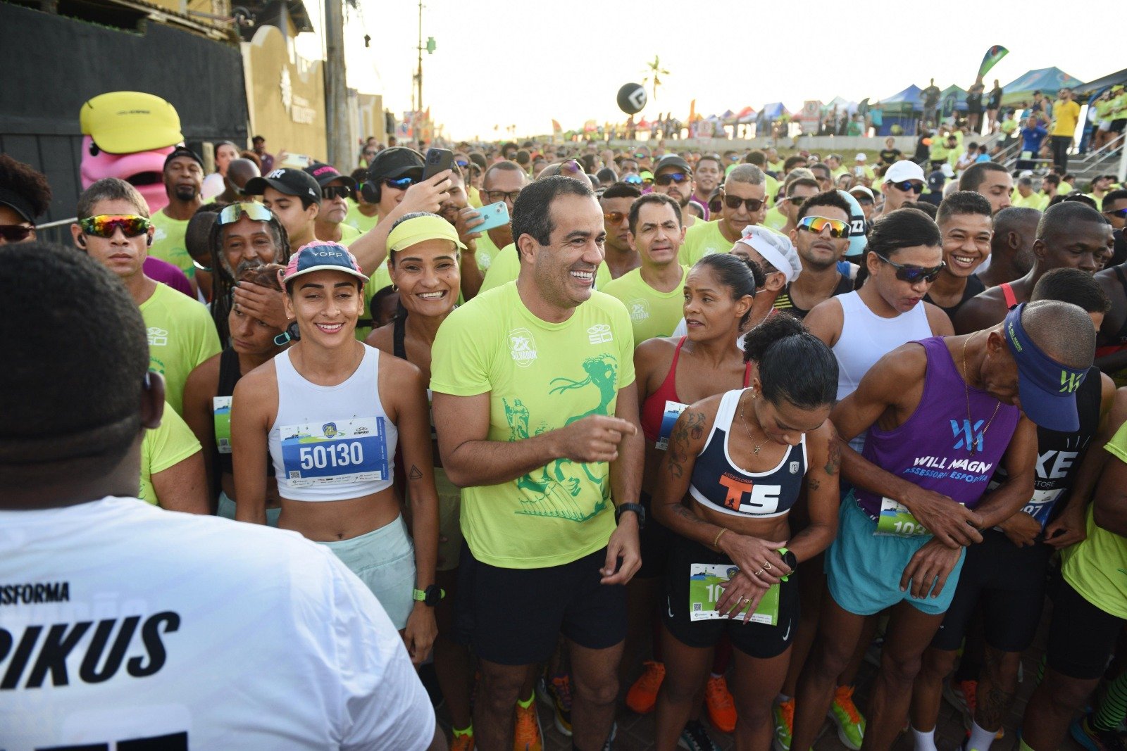 Imagem de Meia maratona Salvador 21k reúne cerca de 5 mil pessoas na orla da capital baiana