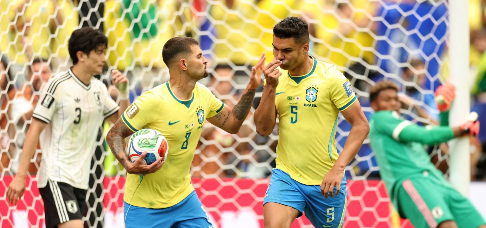Imagem de Brasil vence Japão de virada nos acréscimos e avança às oitavas de final da Copa do Mundo