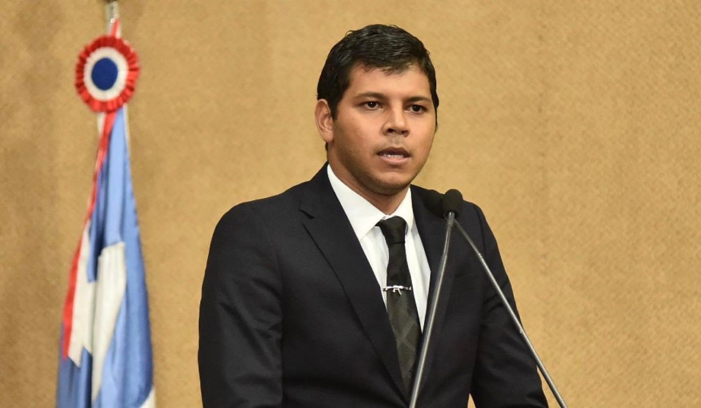 Imagem de Diego Castro comenta recuo de Jerônimo sobre câmeras nas fardas da PM durante Carnaval: ‘Deveria priorizar o pagamento da periculosidade’