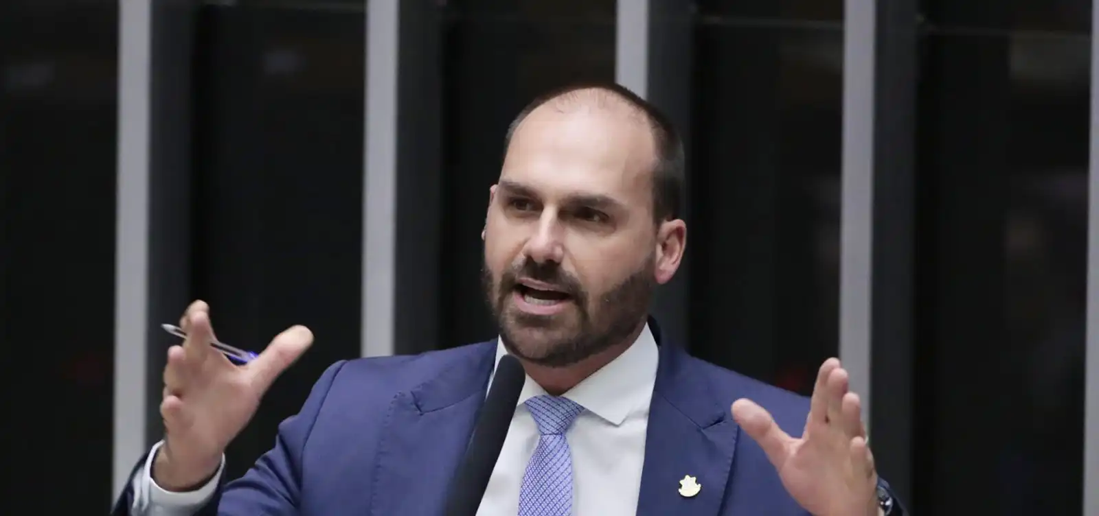 Imagem de STF condena Eduardo Bolsonaro a 4 anos e 2 meses de prisão por coação em processo da trama golpista
