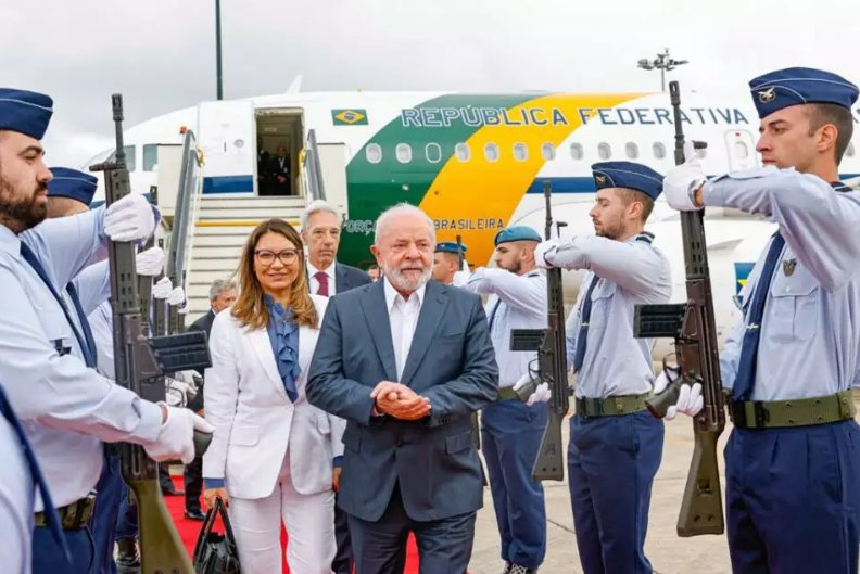 Imagem de Viagens de Lula no primeiro ano equivalem a seis voltas ao mundo