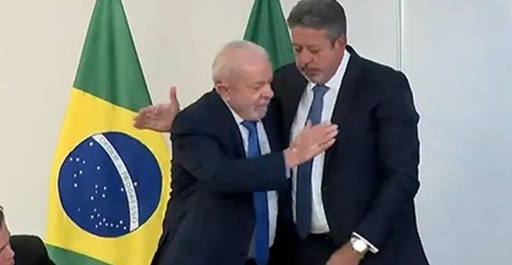 Imagem de Lula e Arthur Lira se reúnem no Palácio da Alvorada