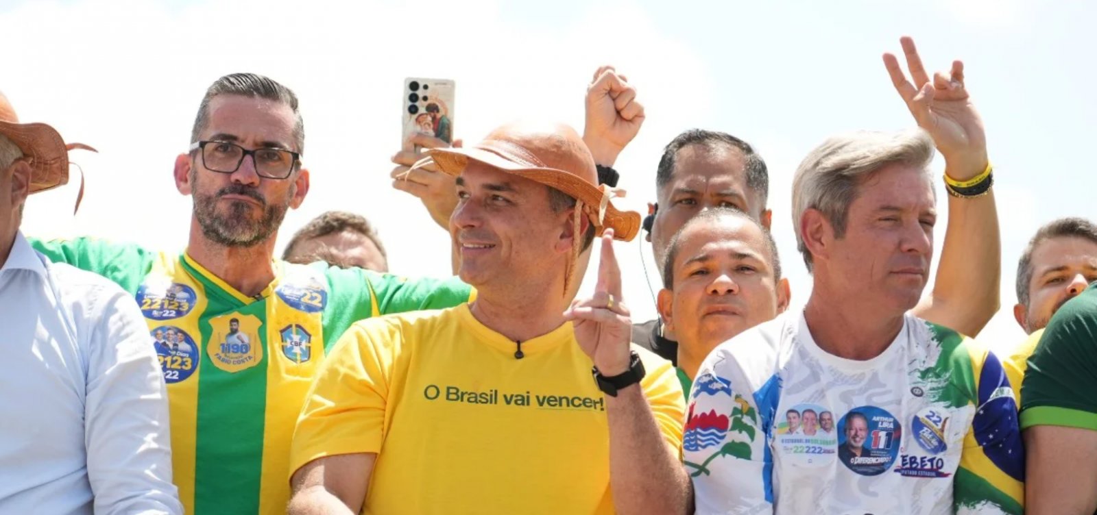 Imagem de Flávio Bolsonaro abre campanha no Nordeste por Alagoas