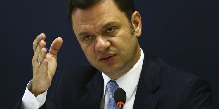 Imagem de Alexandre de Moraes envia à PGR pedido de revogação da prisão de Anderson Torres