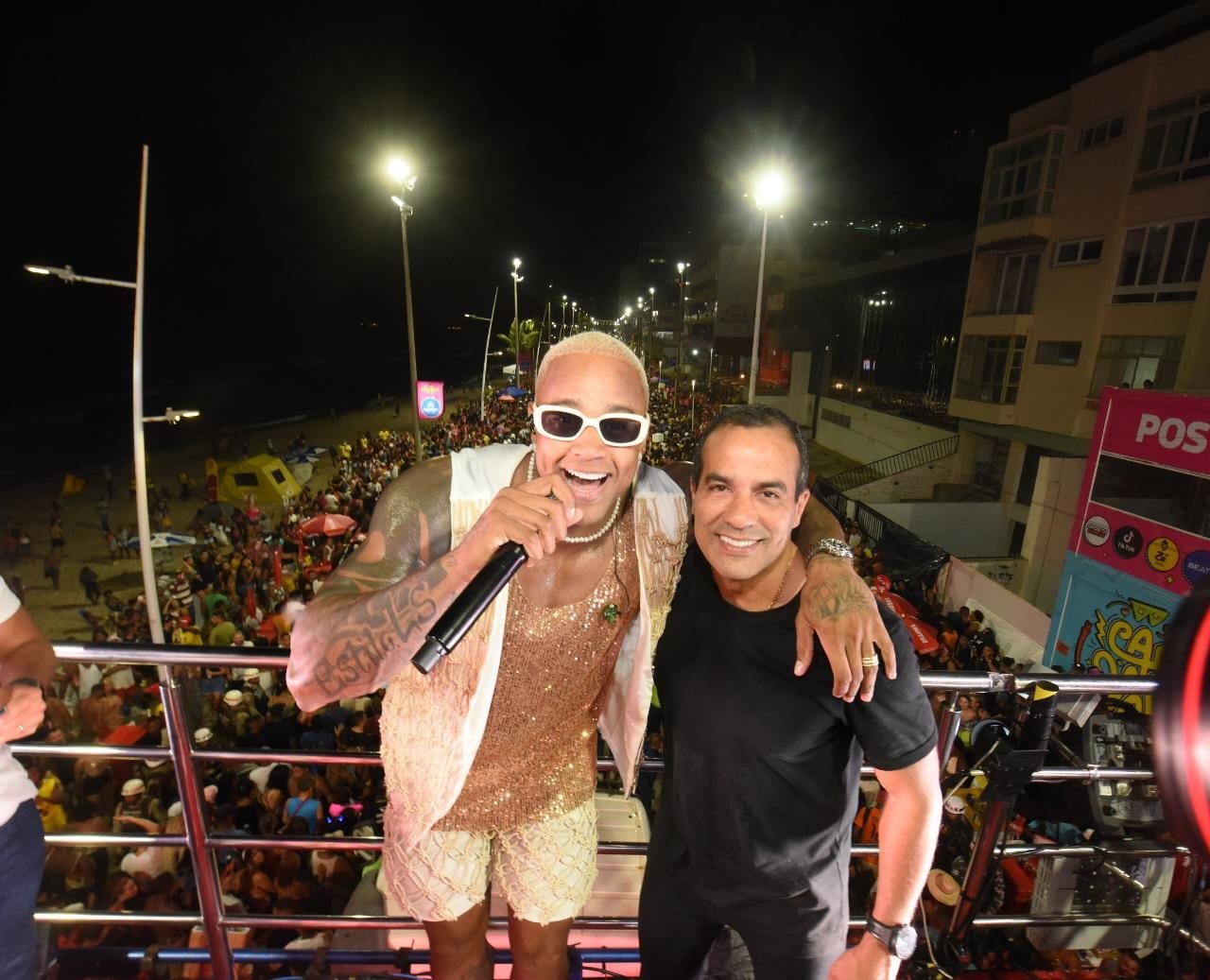 Imagem de Léo Santana leva multidão ao Pipoco de Ondina até a Barra