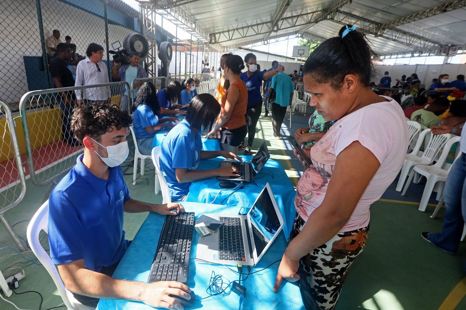Imagem de Primeira edição do projeto Saúde Mais Perto, em Paripe, recebe visita do governador Jerônimo Rodrigues