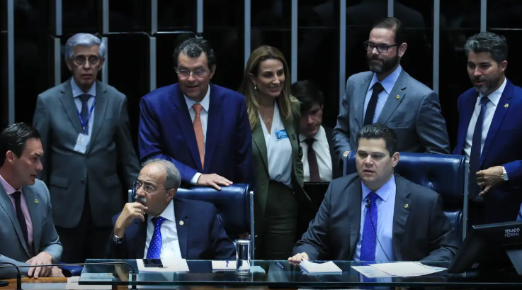 Imagem de Senado aprova projeto que proíbe empréstimo consignado não autorizado