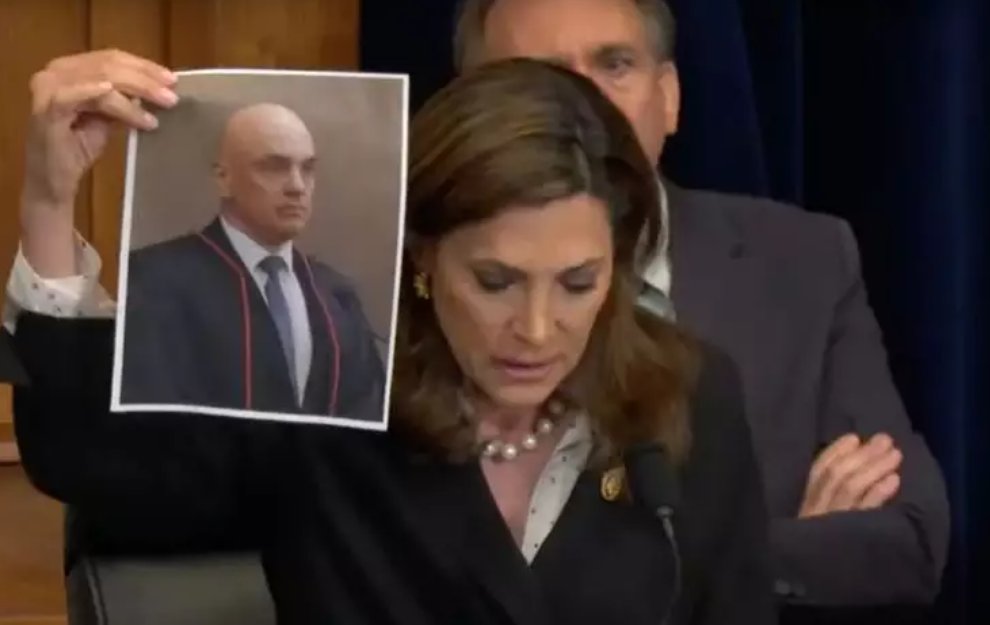 Imagem de Deputada que quer barrar Moraes é reeleita nos EUA