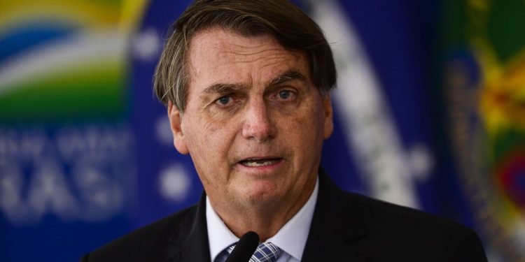 Imagem de Em depoimento à PF, Bolsonaro diz que compartilhou ‘sem querer’ vídeo que questionava eleições